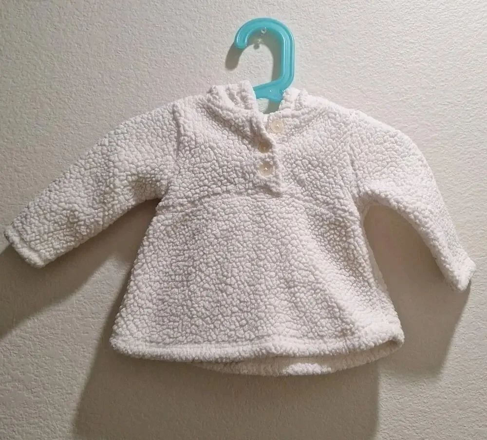Baby girl hoodie by Carter's in size 6 months White, great shape